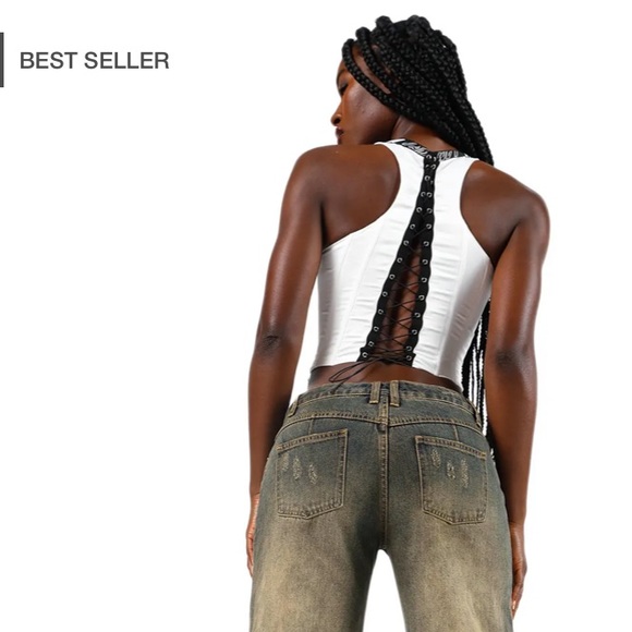 White corset - Picture 6 of 8